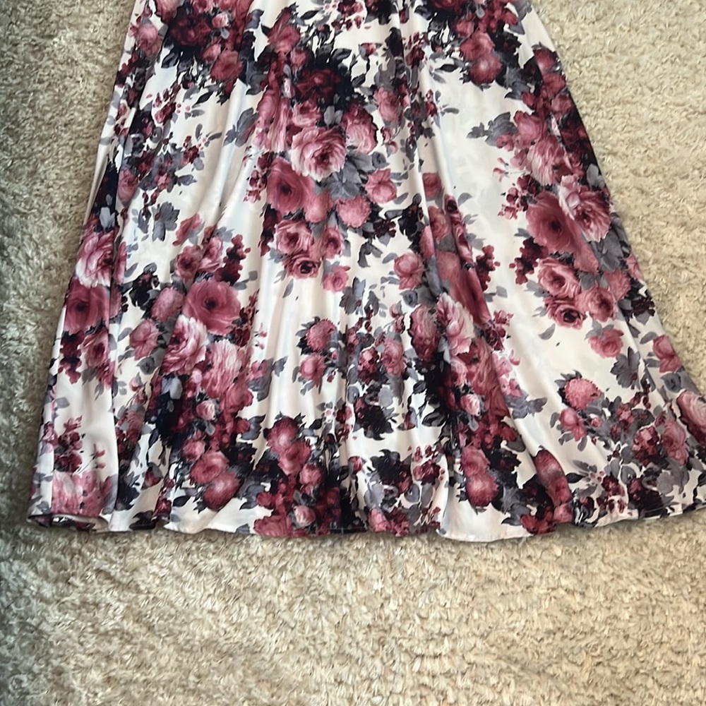 Long Dress - Picture 3 of 6